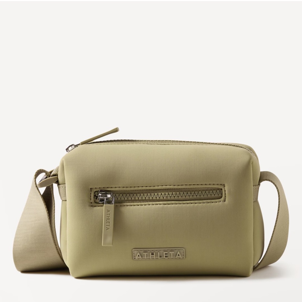 Athleta Green Belt Bag Sleek Design
